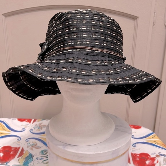 Sun ‘N’ Sand- Posable Brim Sun /Shade Hat w/ Beaded Flower Trim-Packable-OS - Picture 2 of 6